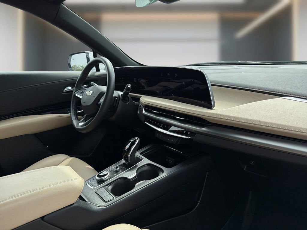 2024 Cadillac XT4 Luxury