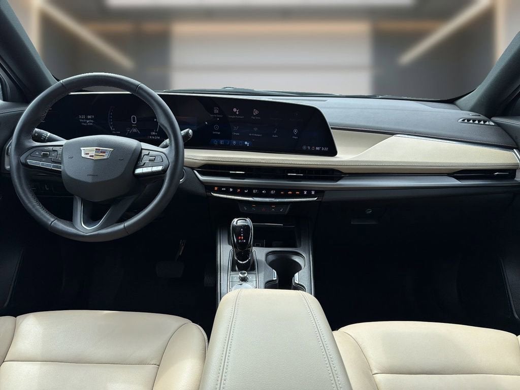 2024 Cadillac XT4 Luxury