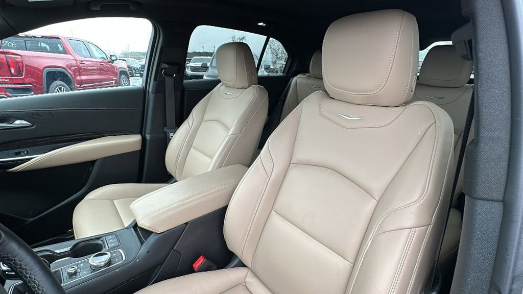 2025 Cadillac XT4 Premium Luxury