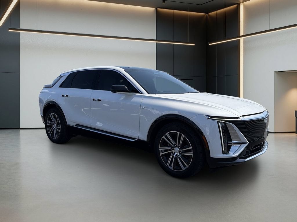 2024 Cadillac LYRIQ Luxury 1