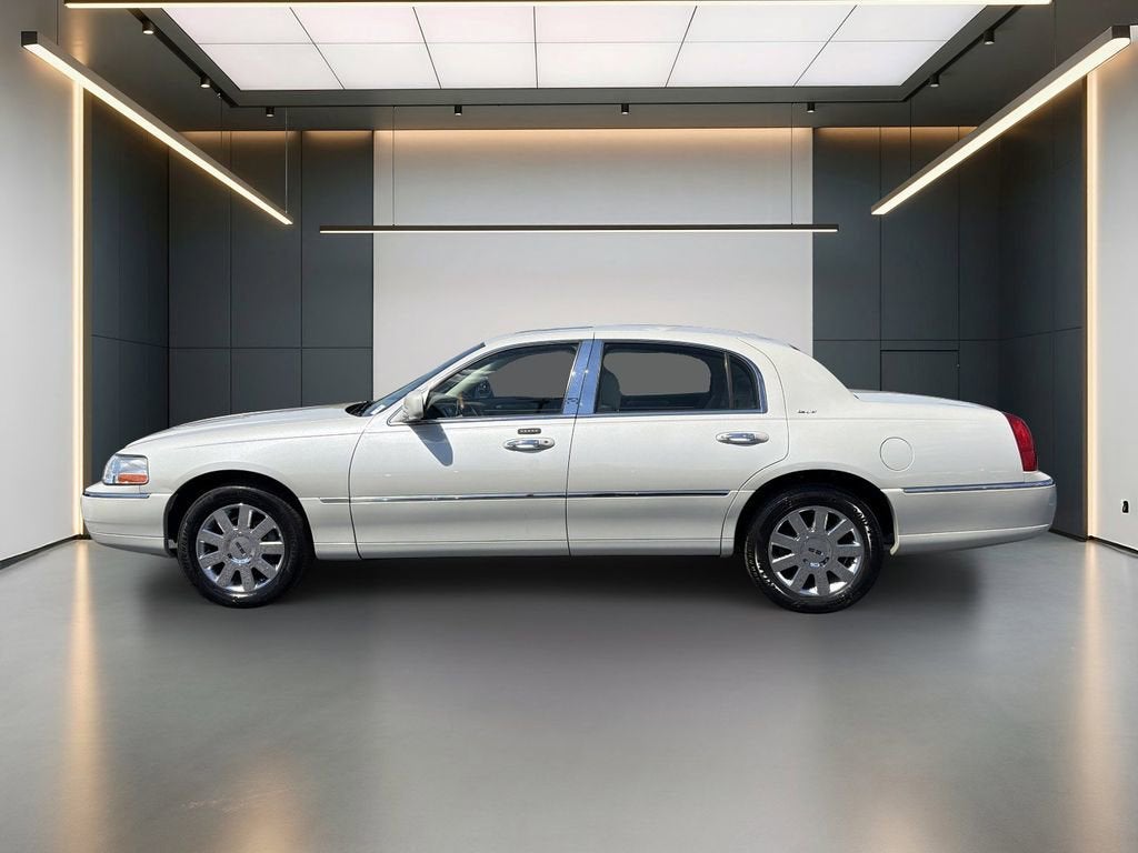 2007 Lincoln Town Car Designer Series