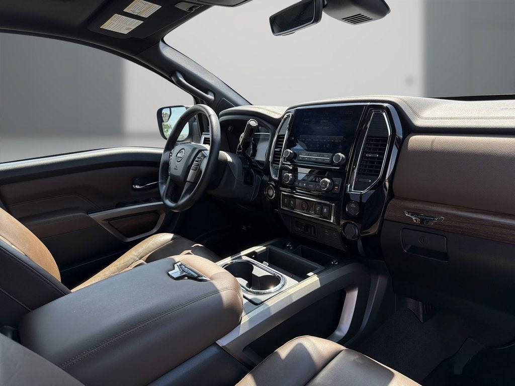 2024 Nissan TITAN Crew Cab Platinum Reserve 4x2