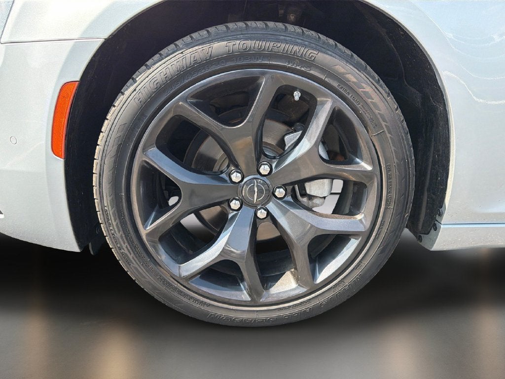 2022 Chrysler 300 S