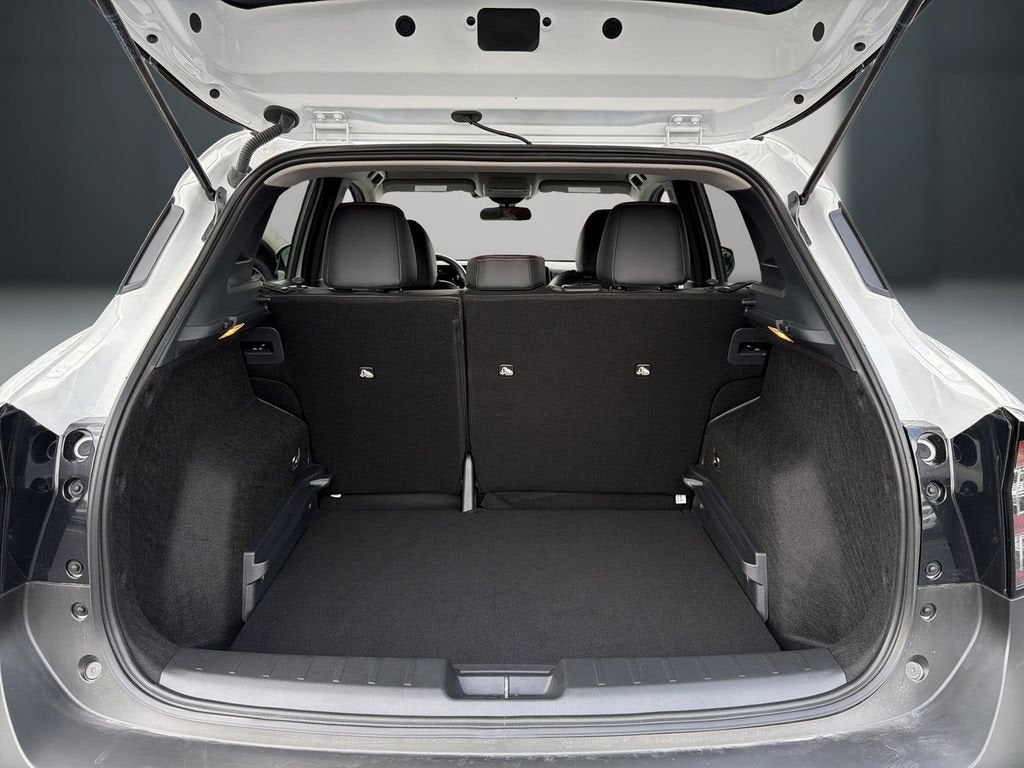 2025 Nissan Kicks SR FWD