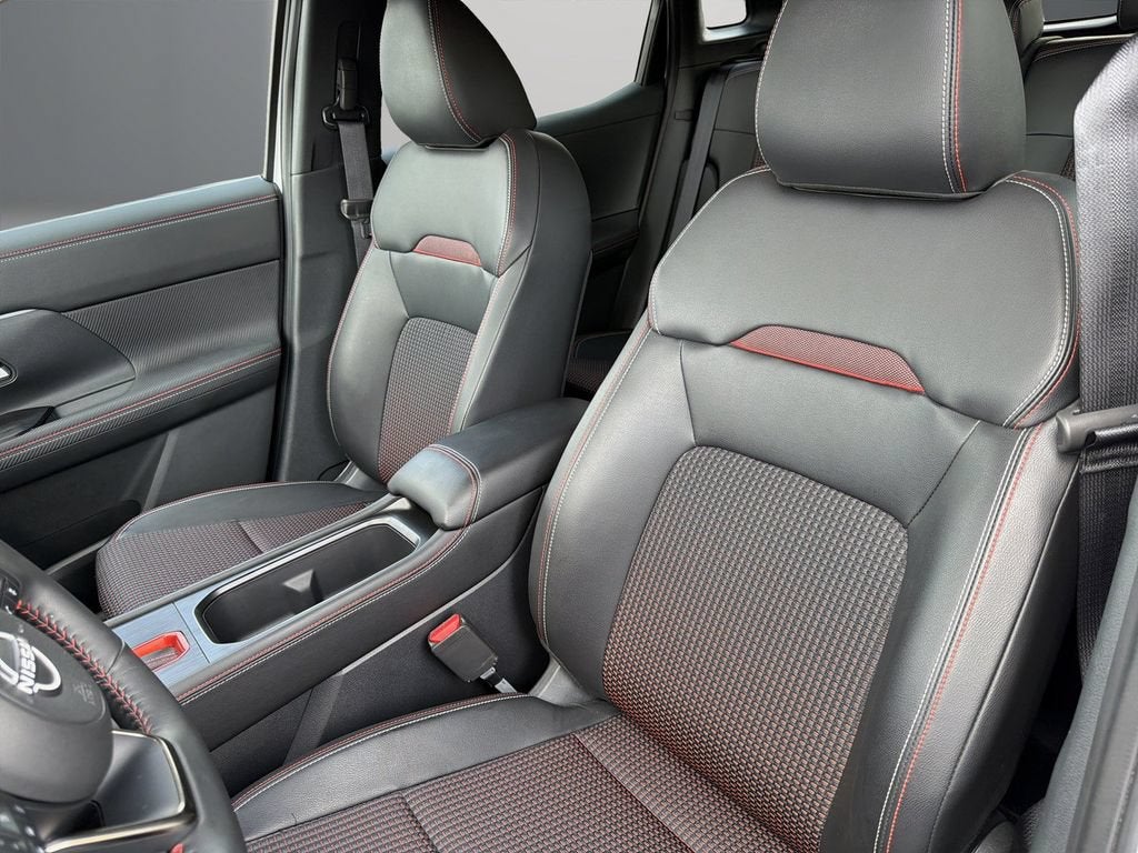 2025 Nissan Kicks SR FWD