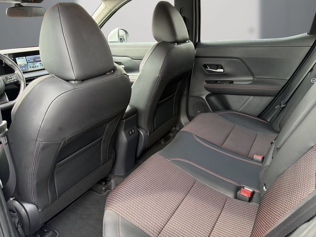 2025 Nissan Kicks SR FWD