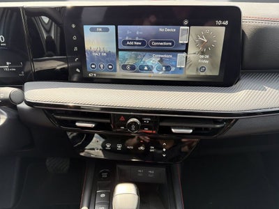 2025 Nissan Kicks SR FWD
