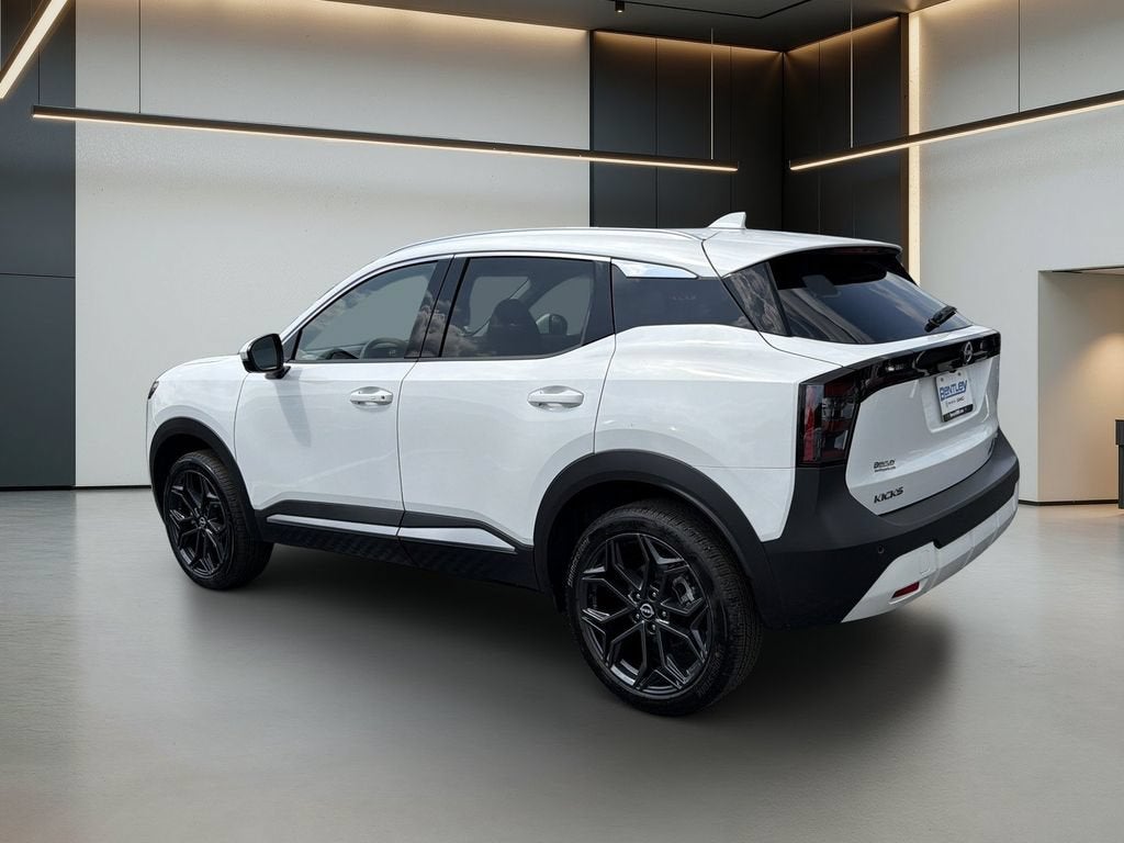 2025 Nissan Kicks SR FWD