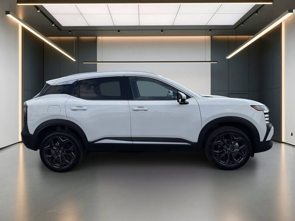 2025 Nissan Kicks SR FWD