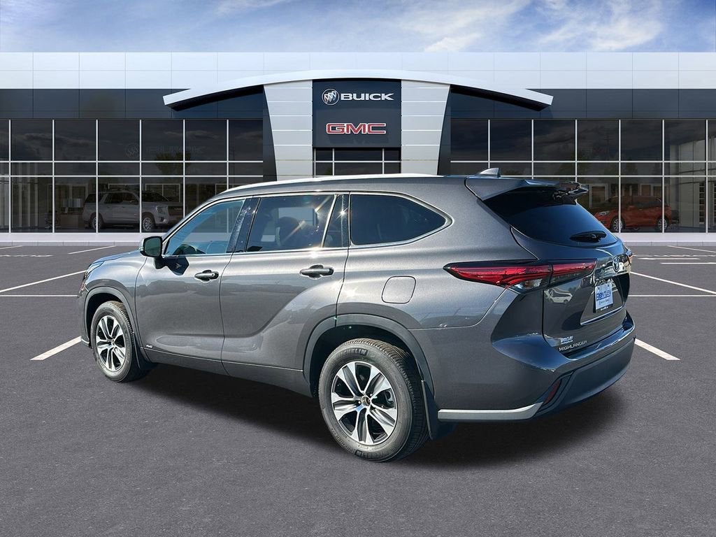 2022 Toyota Highlander Hybrid XLE