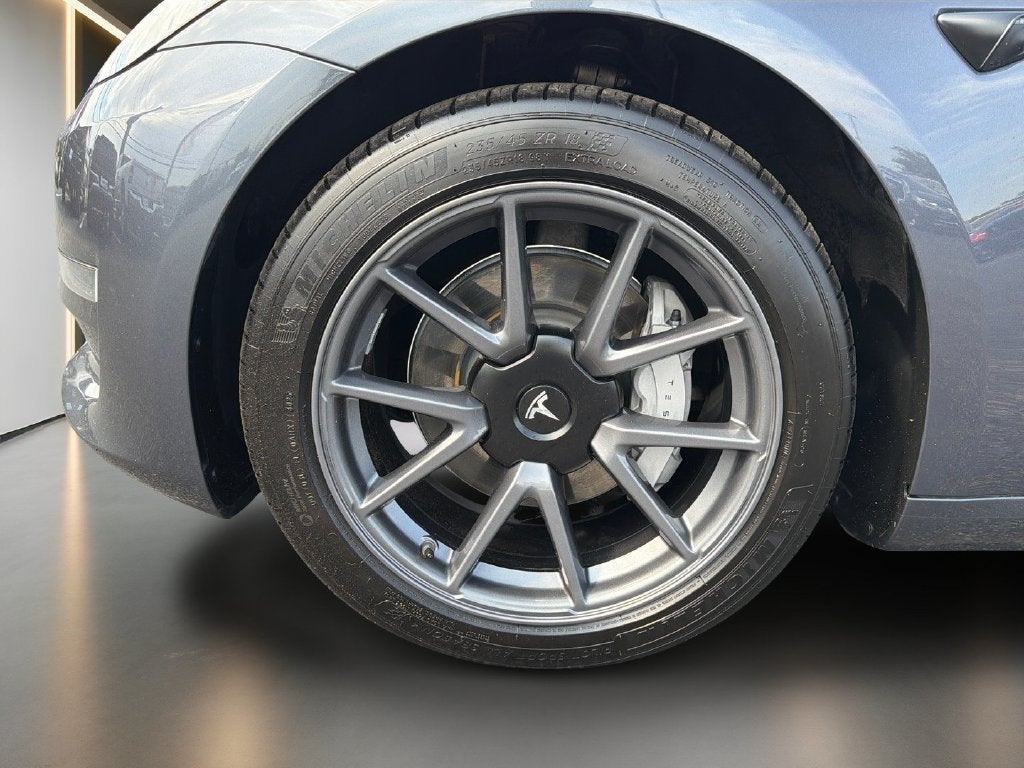 2023 Tesla Model 3 RWD