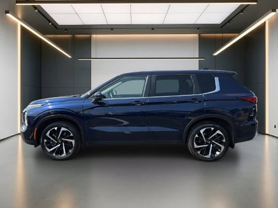 2023 Mitsubishi Outlander SE