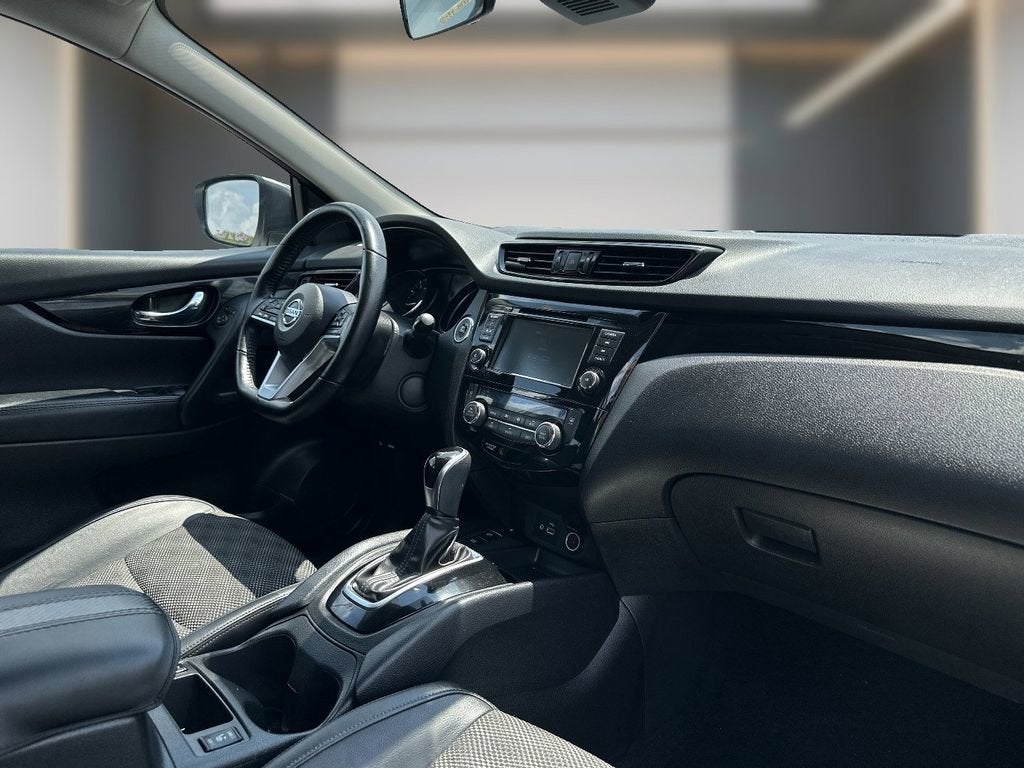 2022 Nissan Rogue Sport SV
