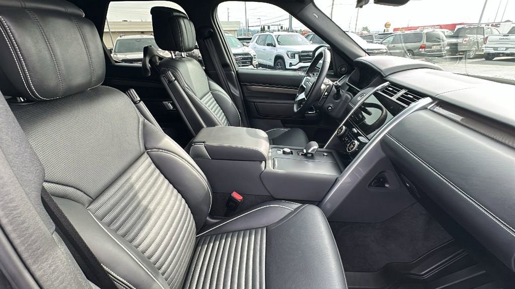 2024 Land Rover Discovery Metropolitan Edition