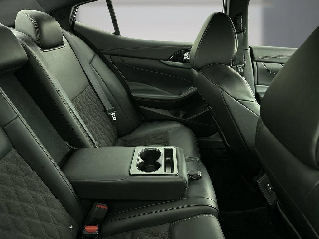 2020 Nissan Maxima SR