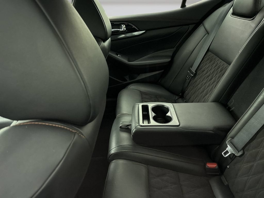 2020 Nissan Maxima SR