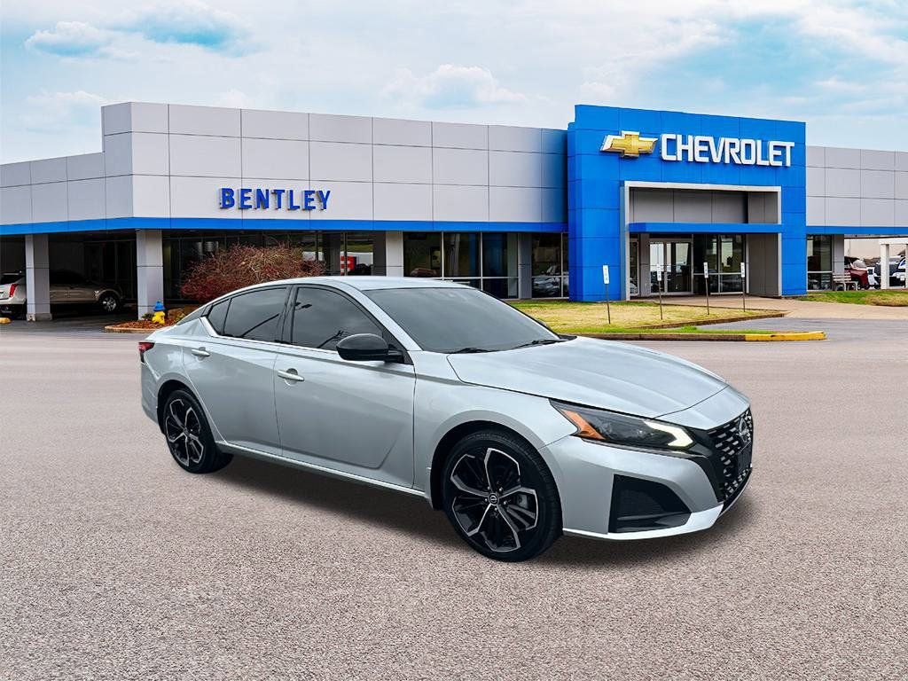 2023 Nissan Altima 2.5 SR