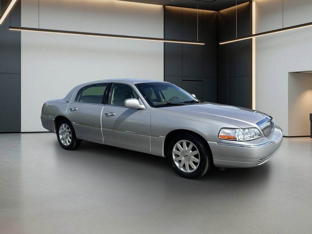 2011 Lincoln Town Car Signature Limited
