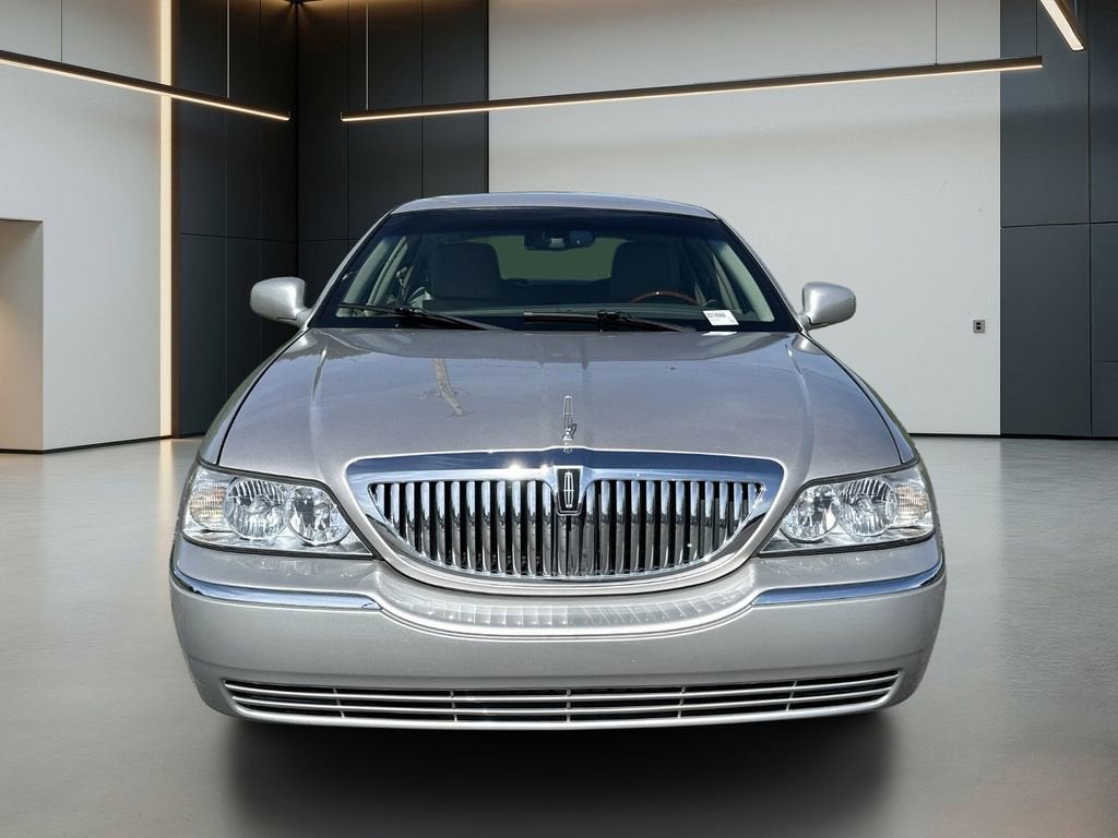 2011 Lincoln Town Car Signature Limited