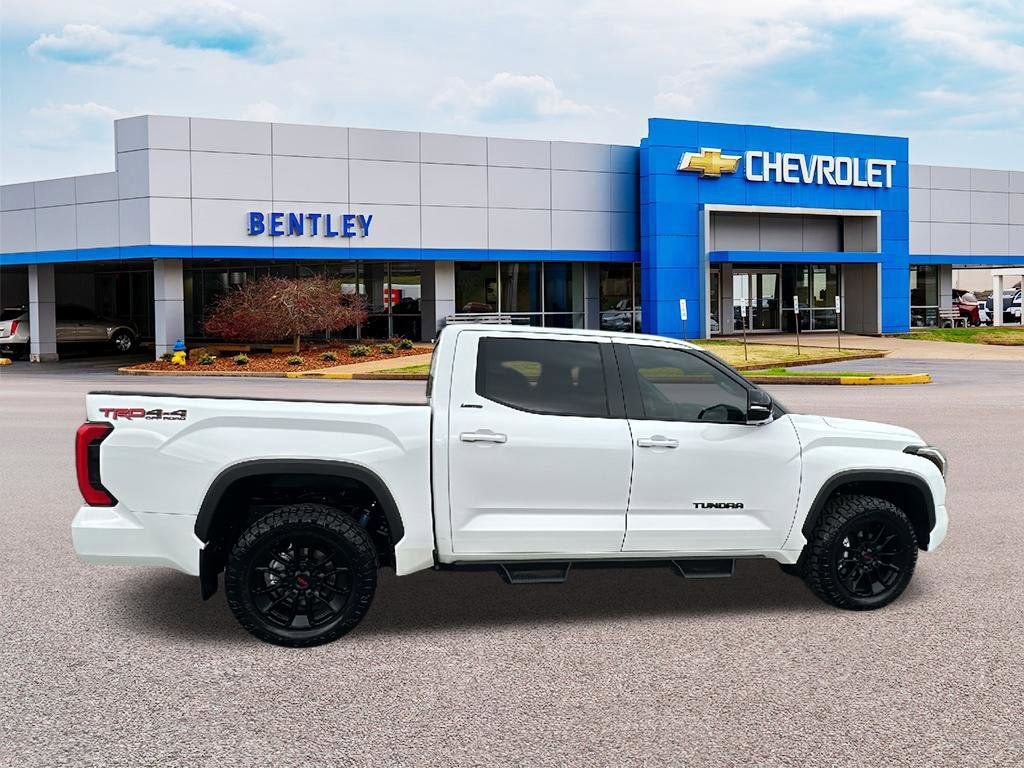 2025 Toyota Tundra 4WD SR5