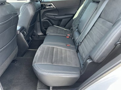 2023 Mitsubishi Outlander SE