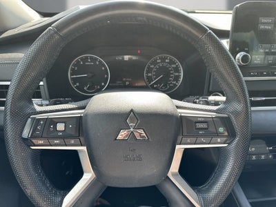 2023 Mitsubishi Outlander SE