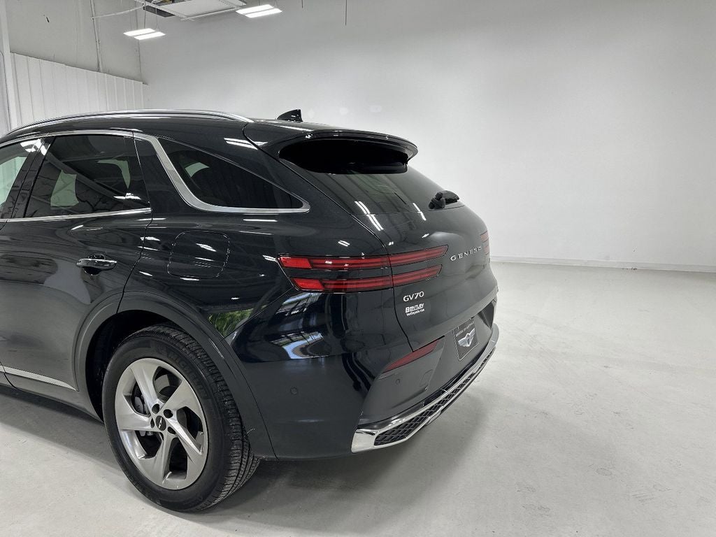 2026 Genesis GV70 2.5T Advanced